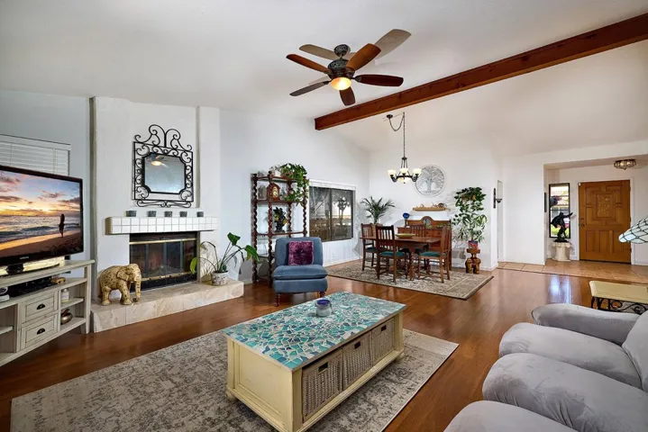 2037 Sonora Ct., Vista, California 92081
