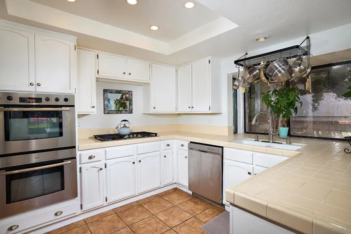 2037 Sonora Ct., Vista, California 92081