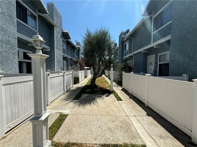 15106 Nordhoff Street 19, North Hills, California 91343