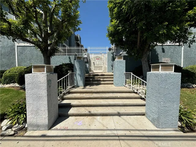 15106 Nordhoff Street 19, North Hills, California 91343