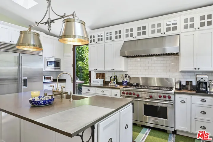 1430 Bonnell Drive, Topanga, California 90290
