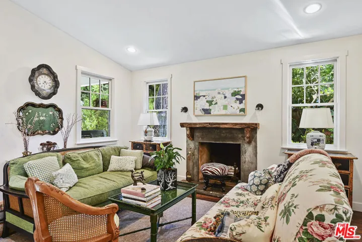 1430 Bonnell Drive, Topanga, California 90290