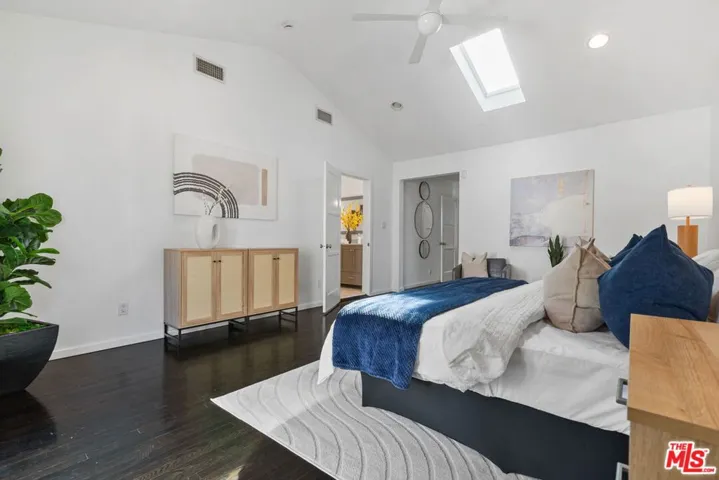 4460 Stansbury Avenue, Sherman Oaks, California 91423