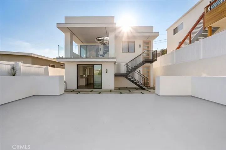 Beautiful Modern brand new home