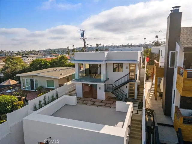 Beautiful Modern brand new home