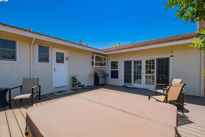 42182 Camino Santa Barbara, Fremont, California 94539