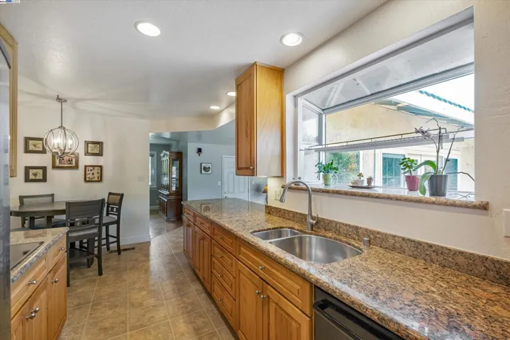 42182 Camino Santa Barbara, Fremont, California 94539