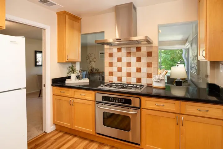 754 University Avenue, Palo Alto, California 94301