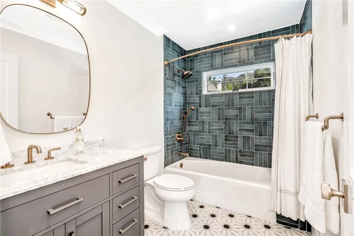 1135 Vista Del Valle Road, La Canada Flintridge, California 91011