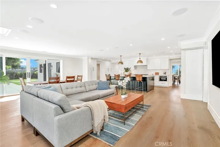 1135 Vista Del Valle Road, La Canada Flintridge, California 91011