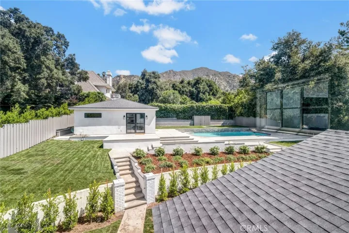 1135 Vista Del Valle Road, La Canada Flintridge, California 91011