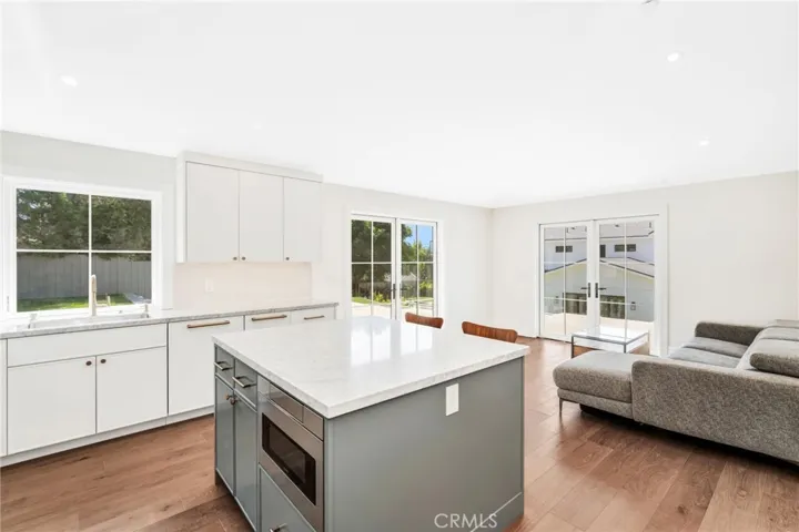 1135 Vista Del Valle Road, La Canada Flintridge, California 91011