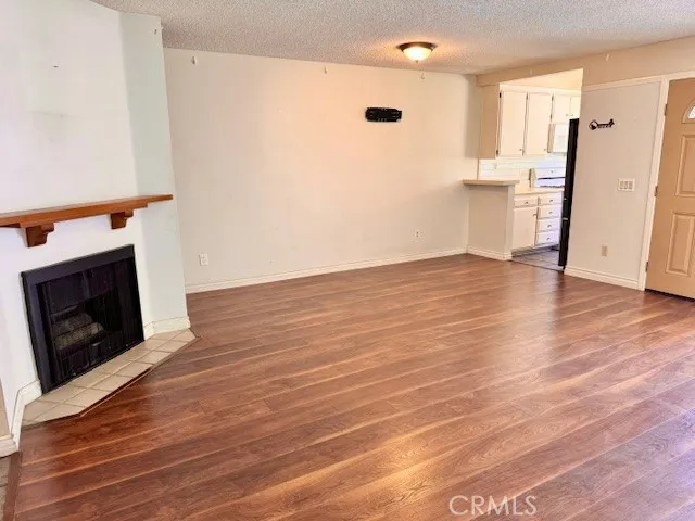 Cozy Fireplace & Dining Area!