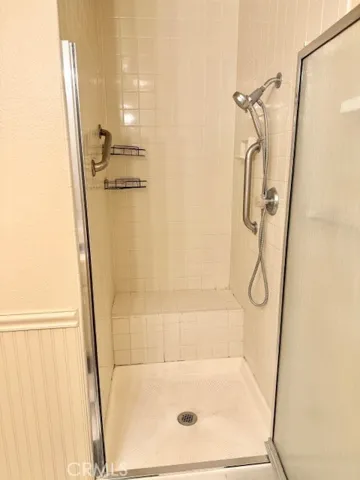 Walk-In Shower with Bench Seat!