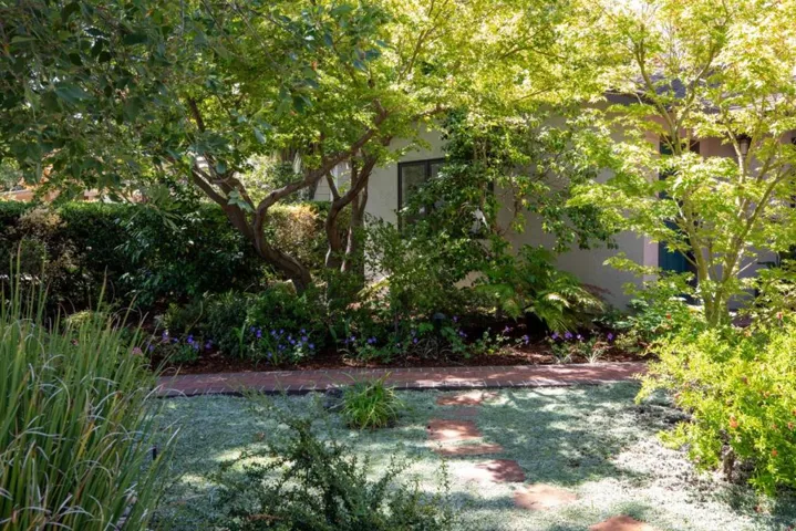 3242 South Court, Palo Alto, California 94306