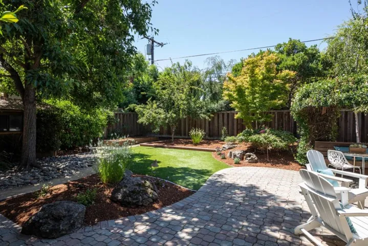 3242 South Court, Palo Alto, California 94306