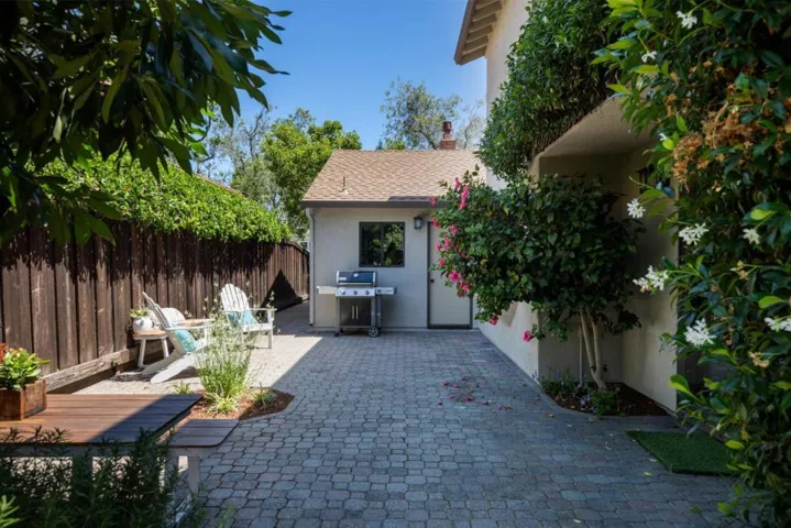 3242 South Court, Palo Alto, California 94306