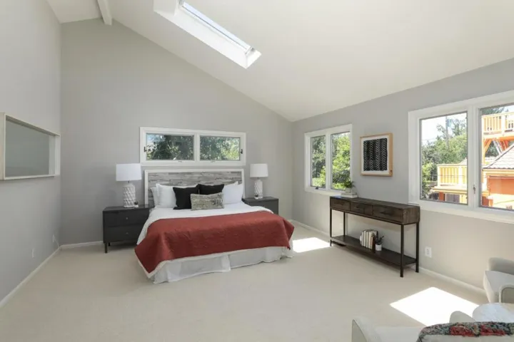 3242 South Court, Palo Alto, California 94306