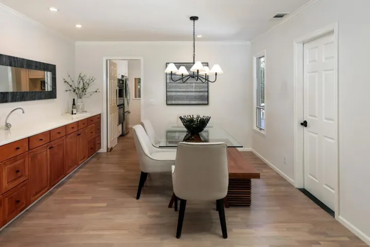 3242 South Court, Palo Alto, California 94306