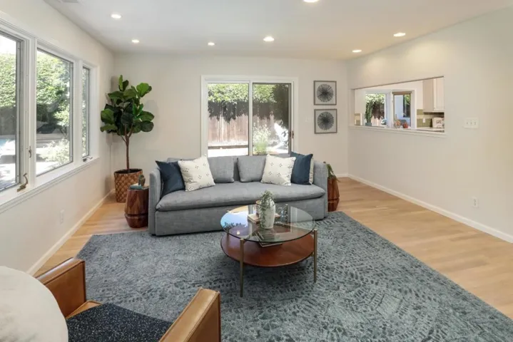 3242 South Court, Palo Alto, California 94306