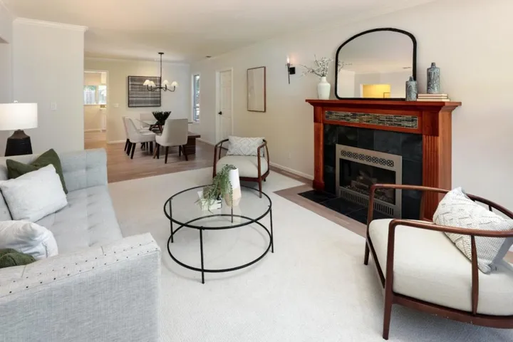 3242 South Court, Palo Alto, California 94306