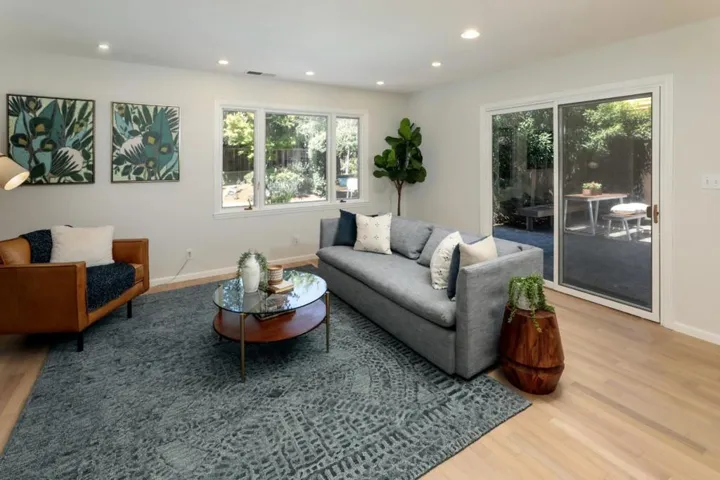 3242 South Court, Palo Alto, California 94306