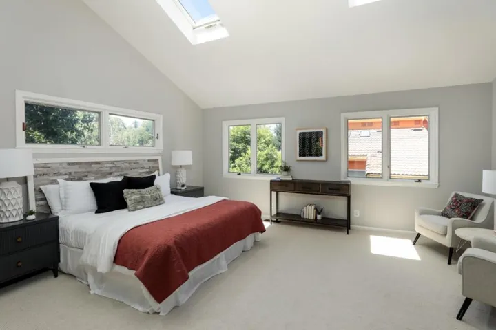 3242 South Court, Palo Alto, California 94306