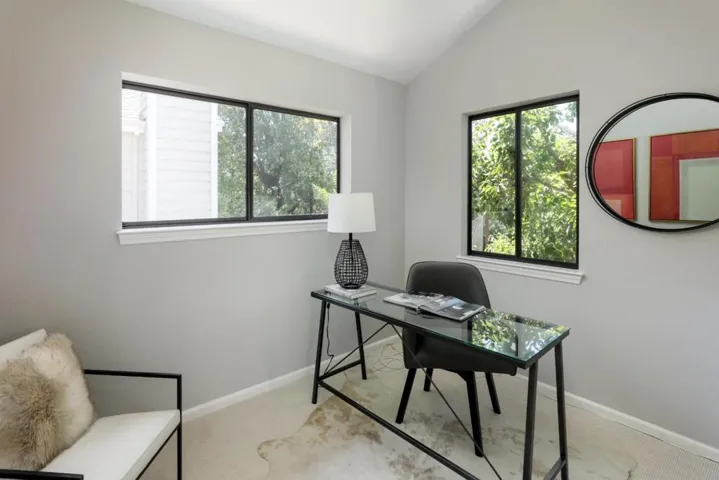 3242 South Court, Palo Alto, California 94306