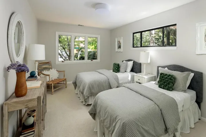 3242 South Court, Palo Alto, California 94306