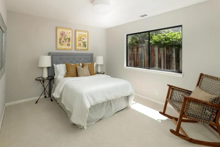 3242 South Court, Palo Alto, California 94306