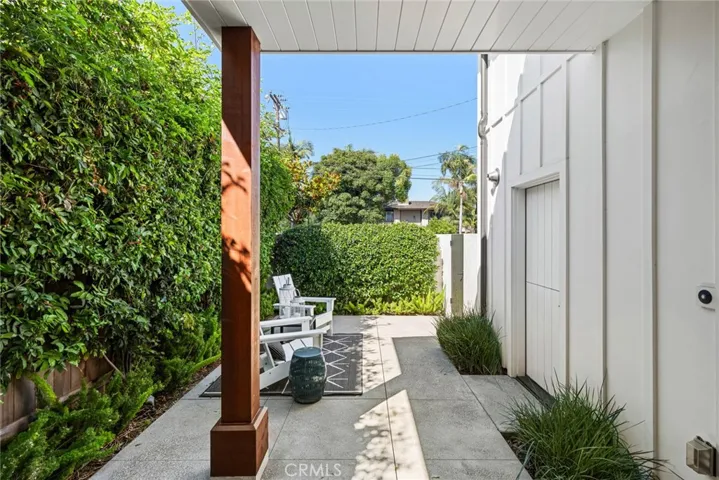 201 16th Place, Costa Mesa, California 92627