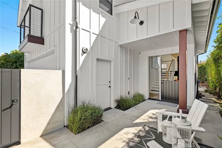 201 16th Place, Costa Mesa, California 92627