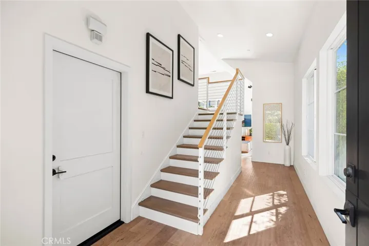 201 16th Place, Costa Mesa, California 92627