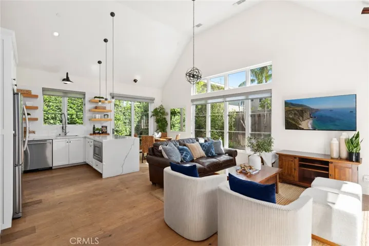 201 16th Place, Costa Mesa, California 92627