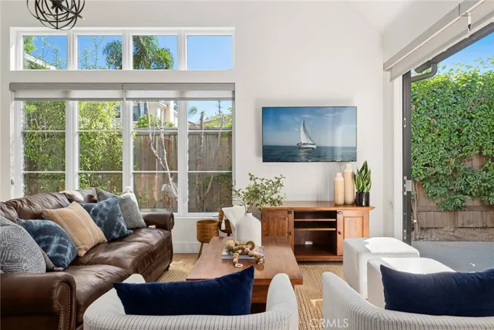 201 16th Place, Costa Mesa, California 92627
