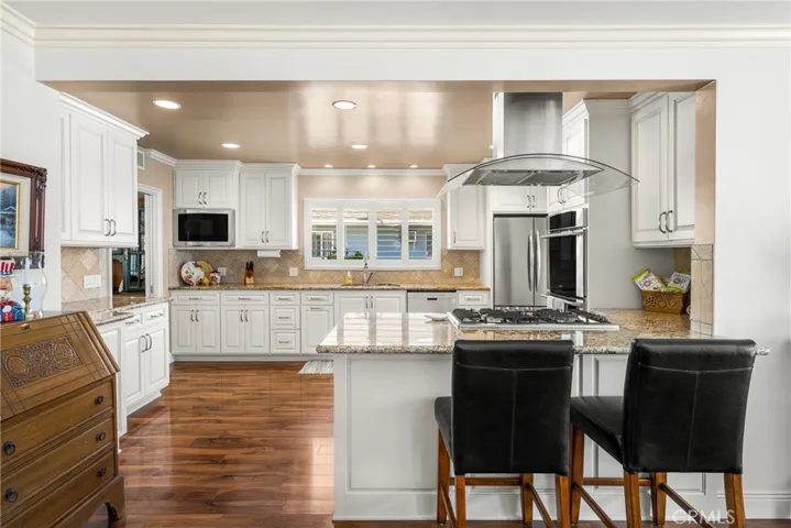 Kitchen counter for eating