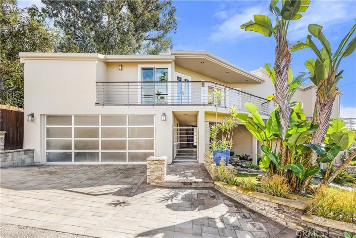 325 Moss Street, Laguna Beach, California 92651