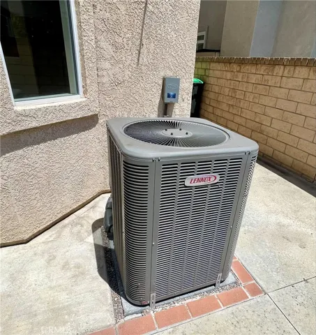Newer A/C unit.