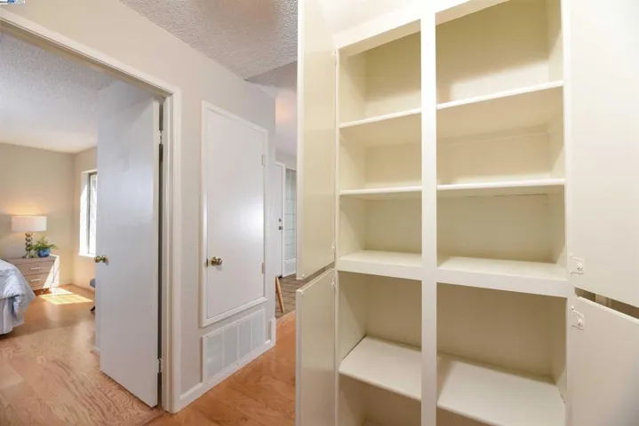Hall storage