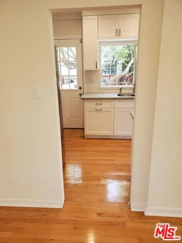 1037 S Longwood Avenue, Los Angeles, California 90019