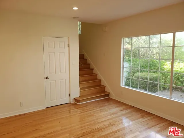 1037 S Longwood Avenue, Los Angeles, California 90019