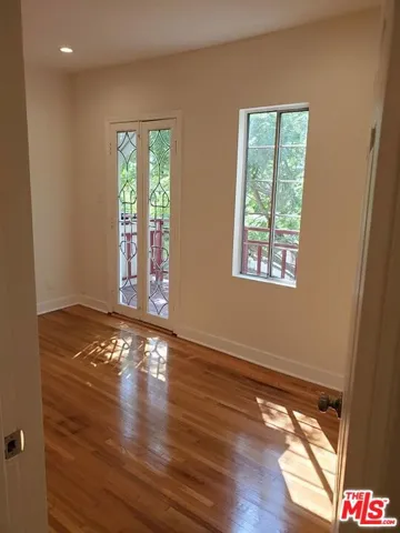 1037 S Longwood Avenue, Los Angeles, California 90019