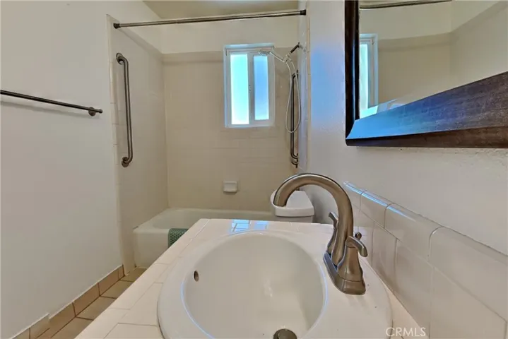 6549 E Woodward Avenue, Manteca, California 95337