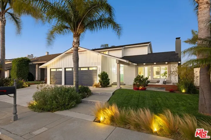 19722 Rumford Lane, Huntington Beach, California 92646