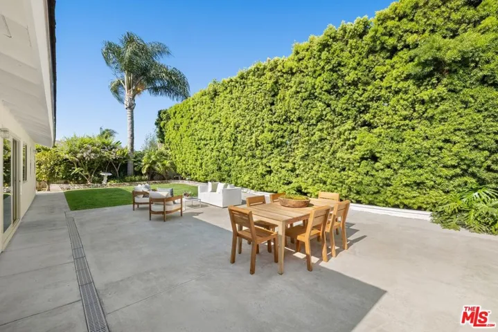 19722 Rumford Lane, Huntington Beach, California 92646
