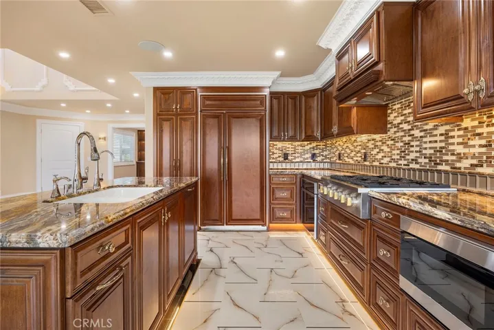 7351 E Singingwood Drive, Anaheim Hills, California 92808