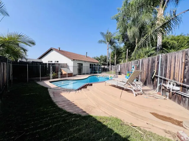2322 Mark Place, Escondido, California 92027