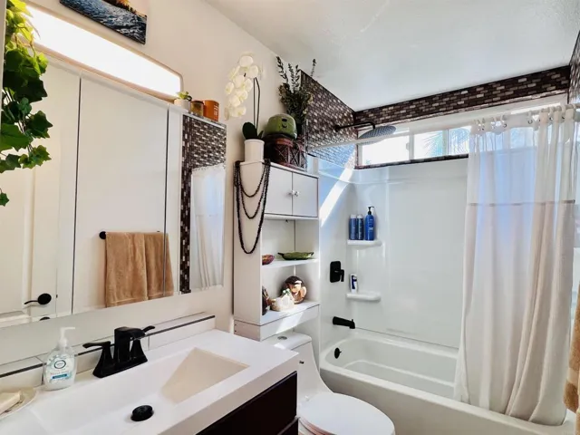 2322 Mark Place, Escondido, California 92027