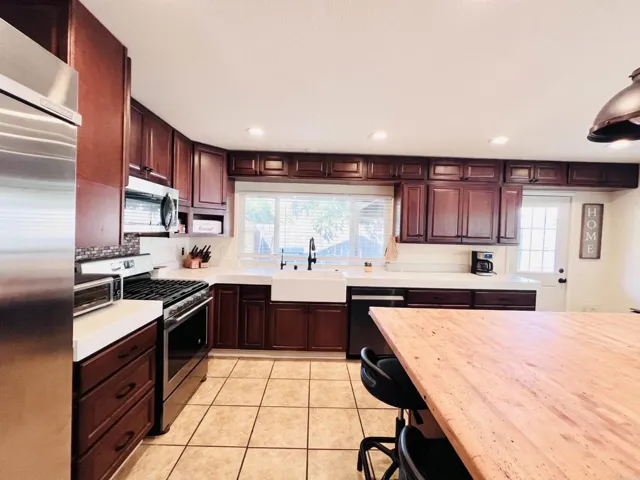 2322 Mark Place, Escondido, California 92027