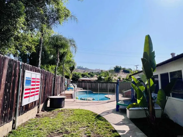 2322 Mark Place, Escondido, California 92027